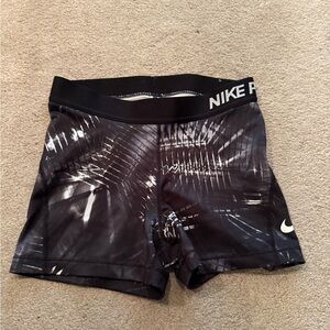 Nike Pro Black and White Athletic Women’s Shorts - Medium